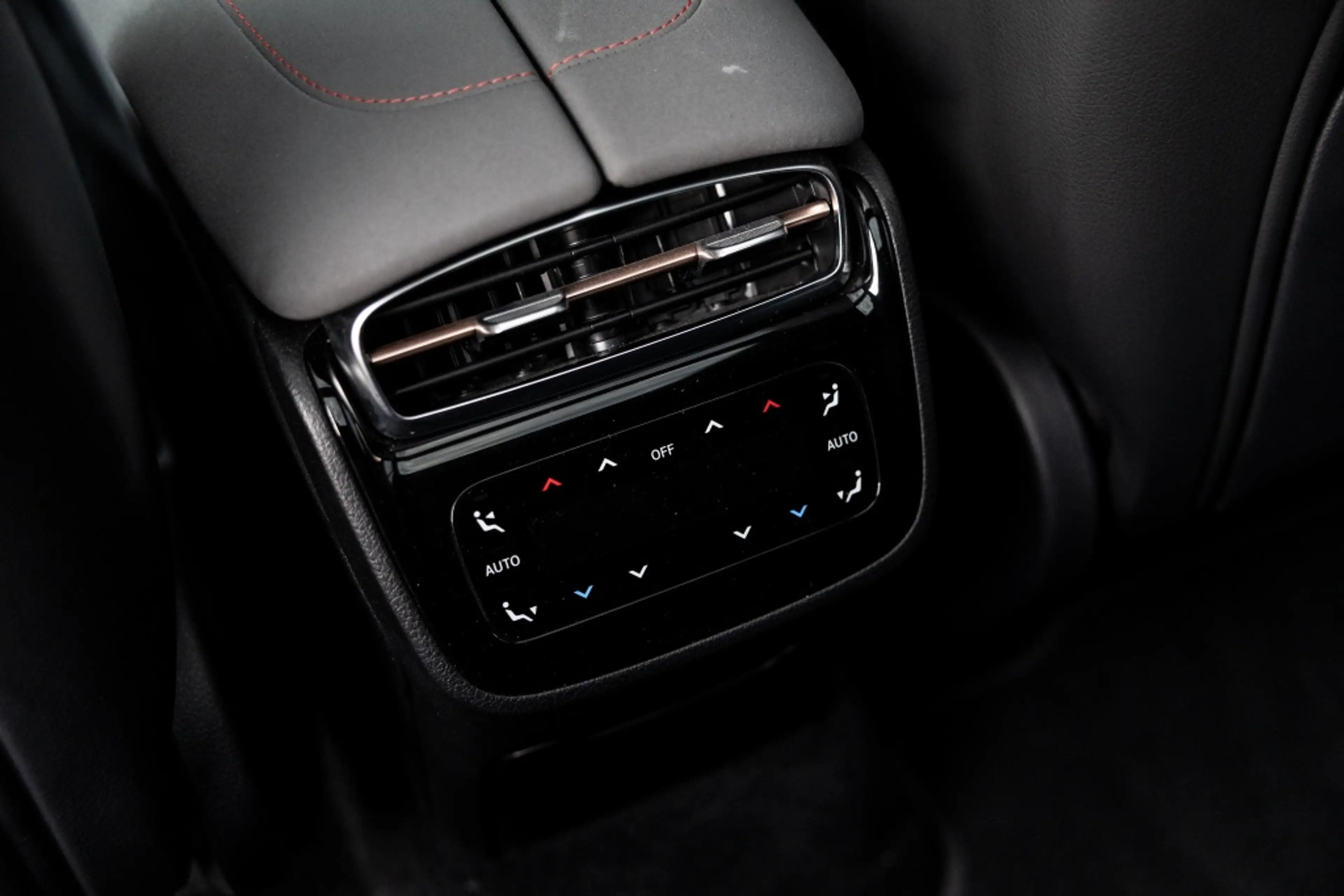 Mercedes-Benz EQS SUV 580 4M AMG Line | 4WS | Widescreen | Burmester | — photo 26