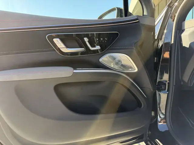 Mercedes-Benz Eqs view 5