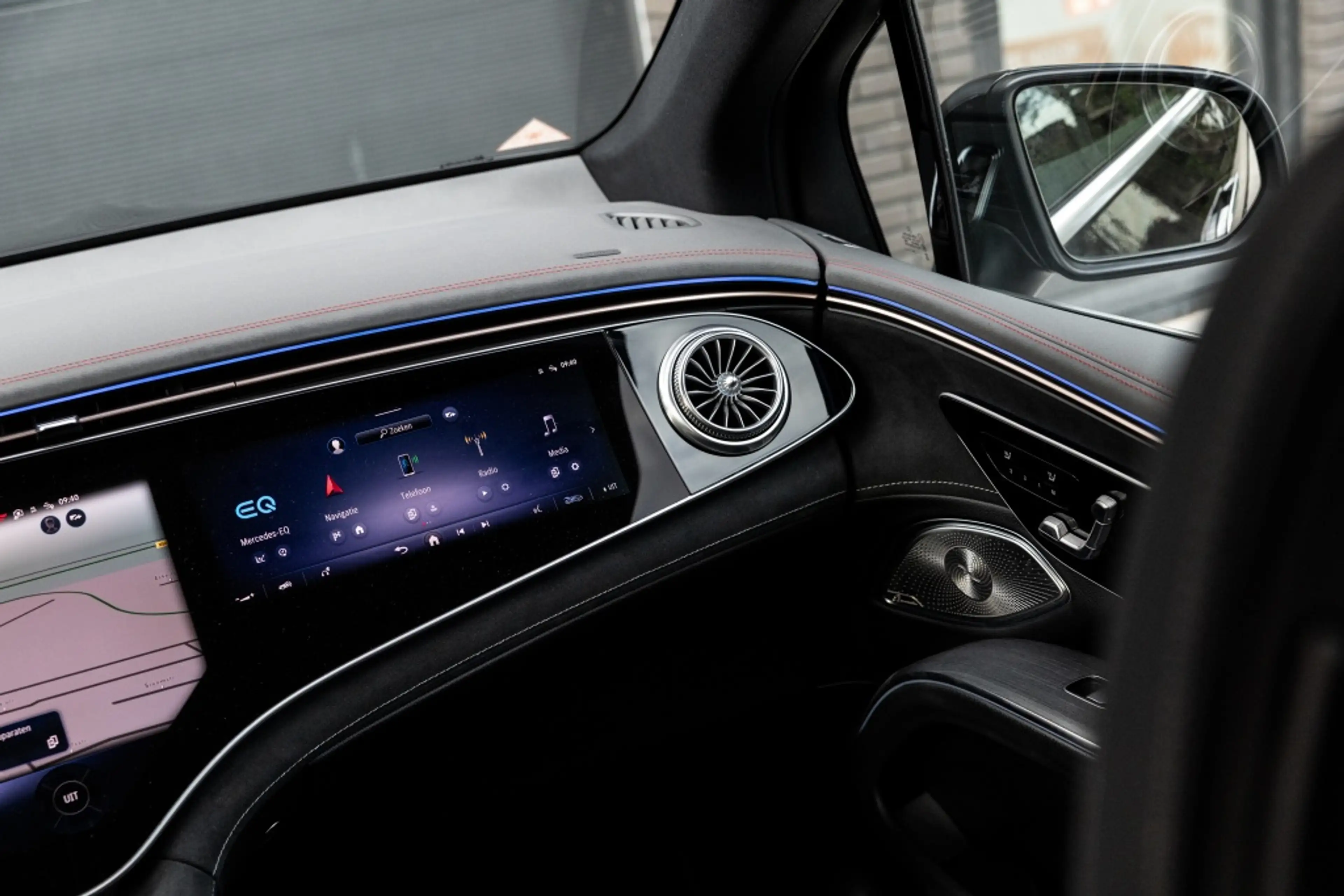 Mercedes-Benz EQS SUV 580 4M AMG Line | 4WS | Widescreen | Burmester | — photo 27