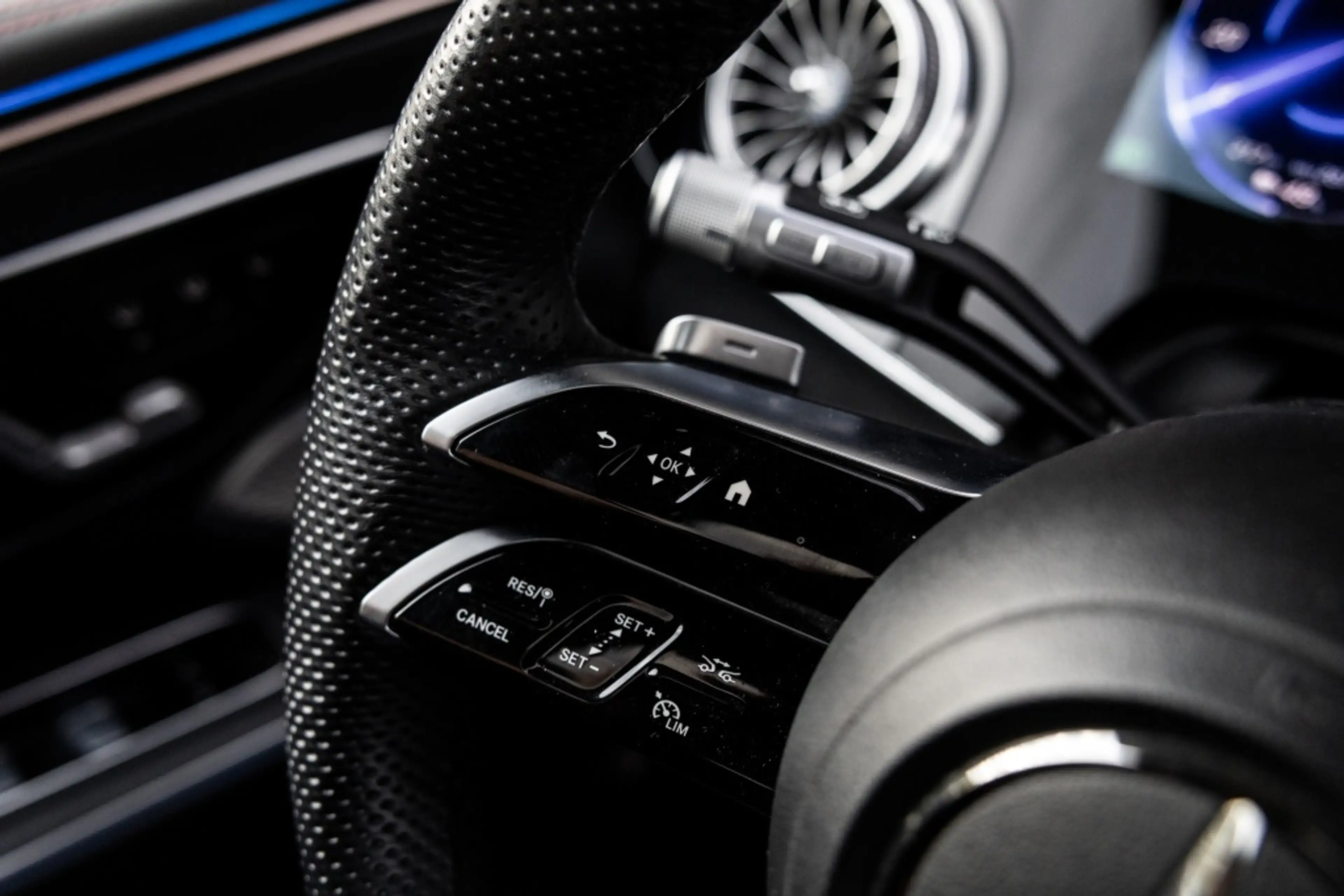 Mercedes-Benz EQS SUV 580 4M AMG Line | 4WS | Widescreen | Burmester | — photo 39