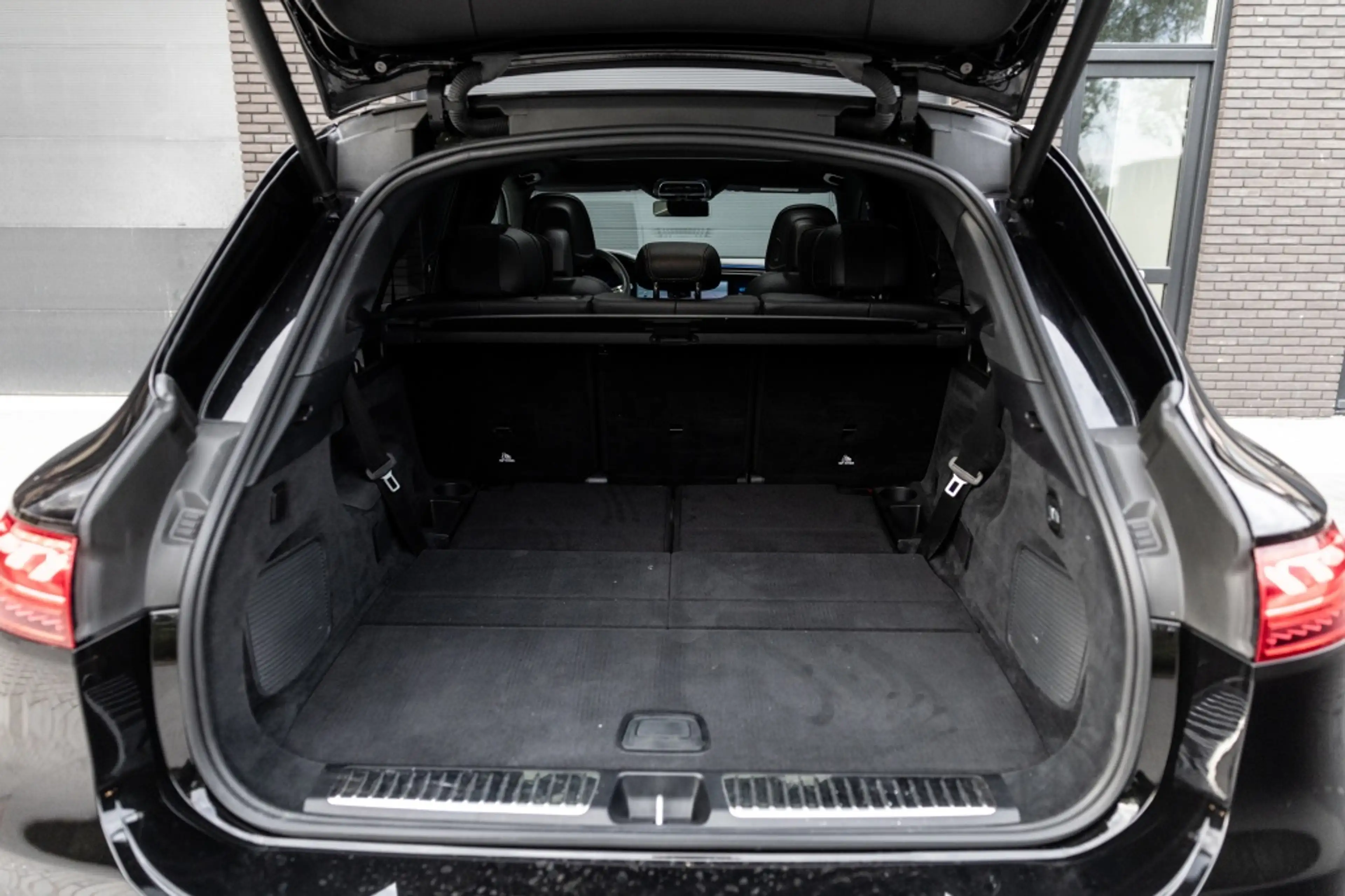 Mercedes-Benz EQS SUV 580 4M AMG Line | 4WS | Widescreen | Burmester | — photo 23