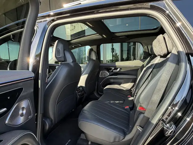 Mercedes-Benz Eqs view 6