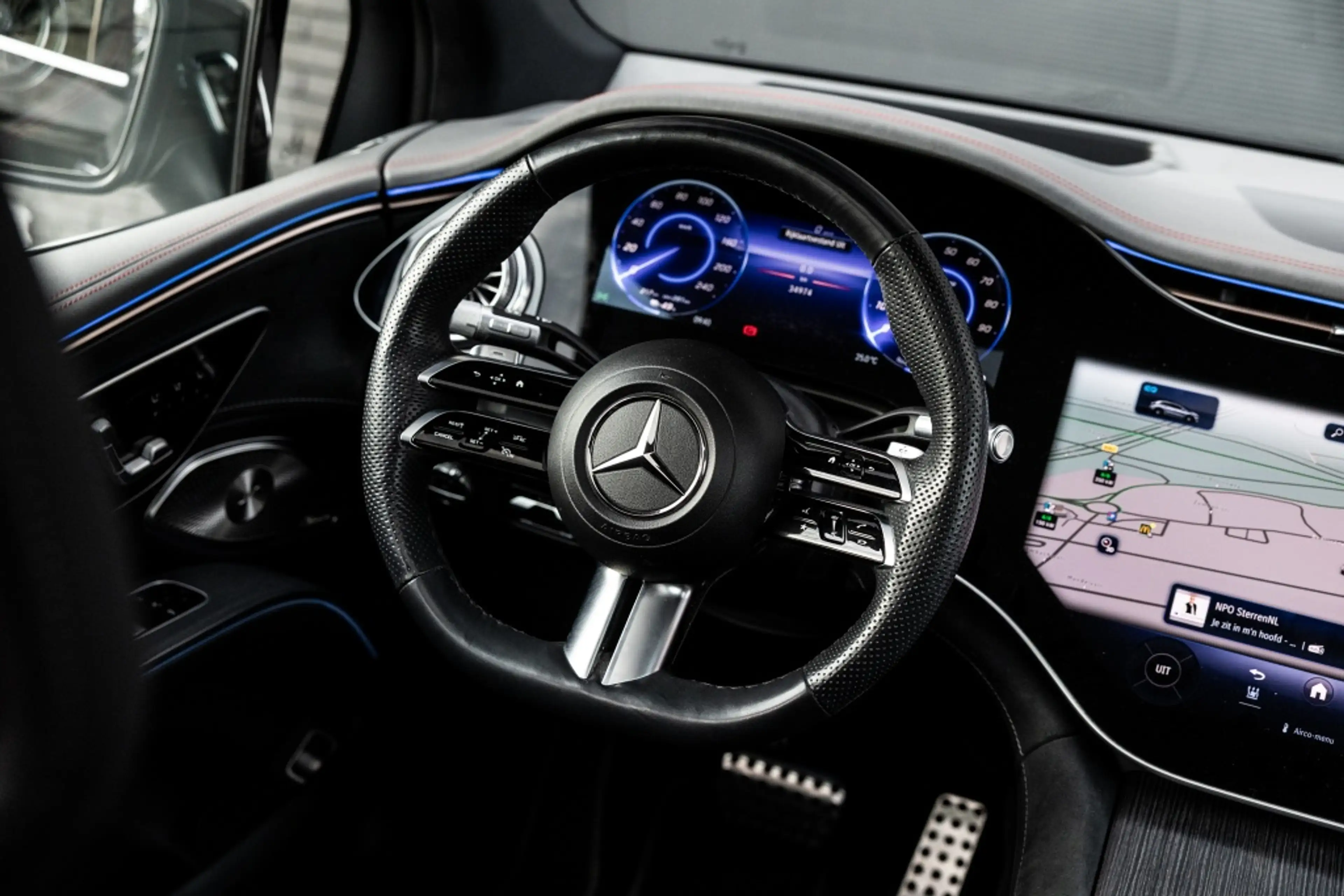 Mercedes-Benz EQS SUV 580 4M AMG Line | 4WS | Widescreen | Burmester | — photo 28
