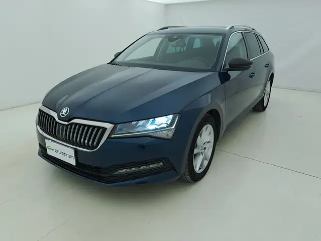 Skoda Superb view 9
