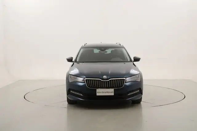 Skoda Superb view 8