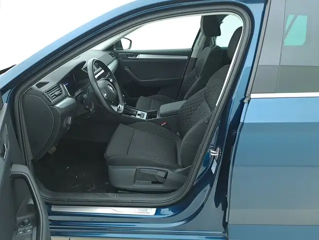 Skoda Superb view 10