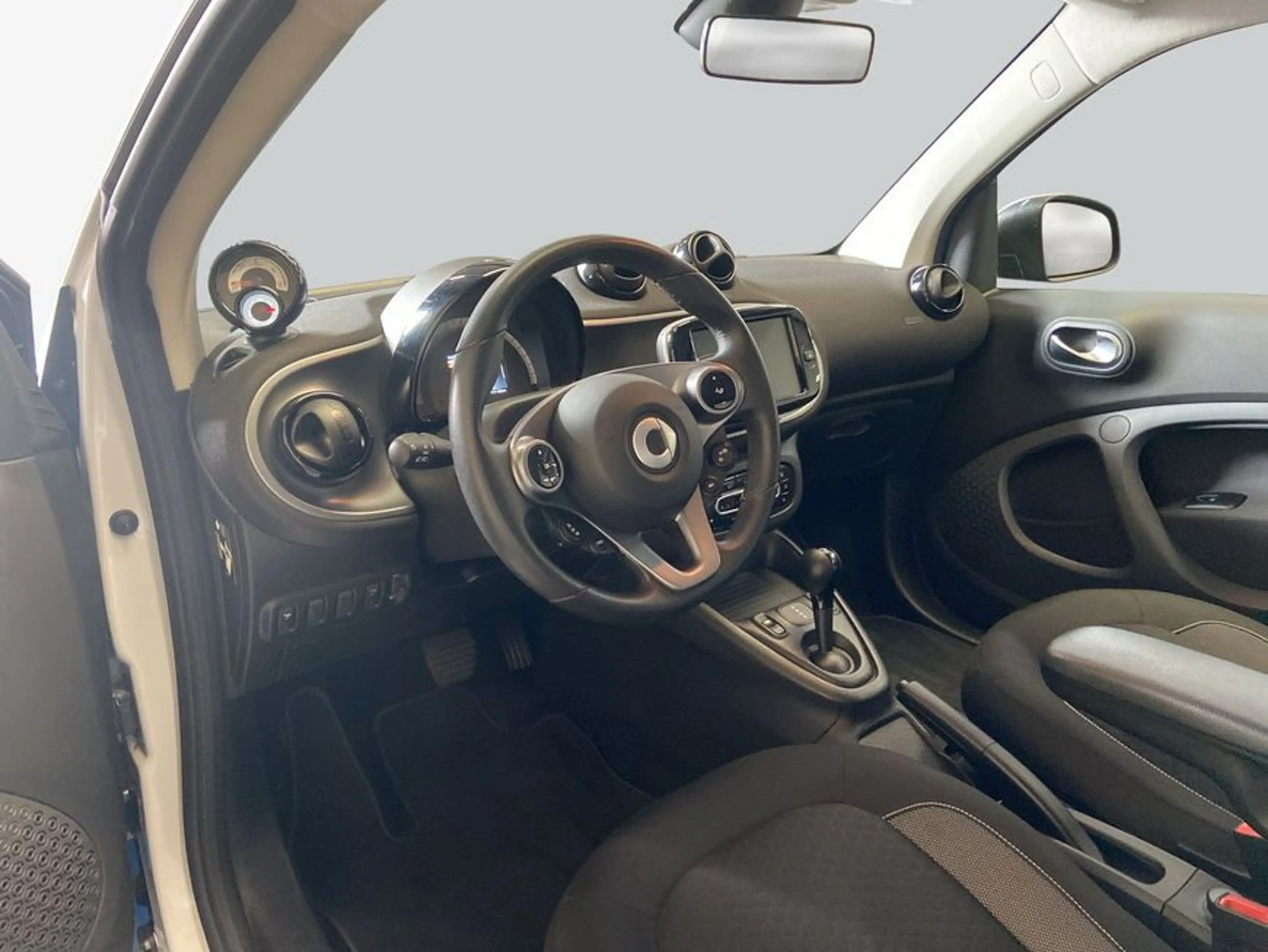 smart forTwo fortwo coupe EQ passion|22kW Lader|Shz|AdvancedPak — photo 10
