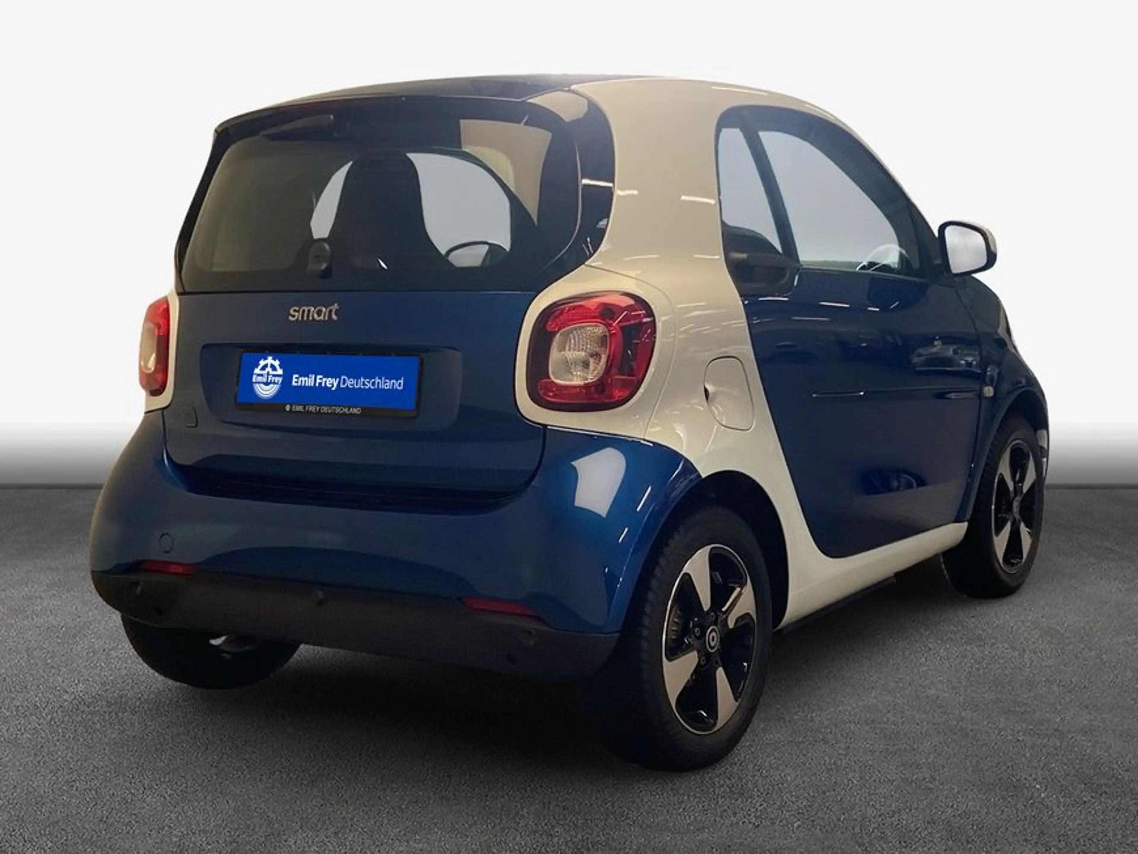 smart forTwo fortwo coupe EQ passion|22kW Lader|Shz|AdvancedPak — photo 2