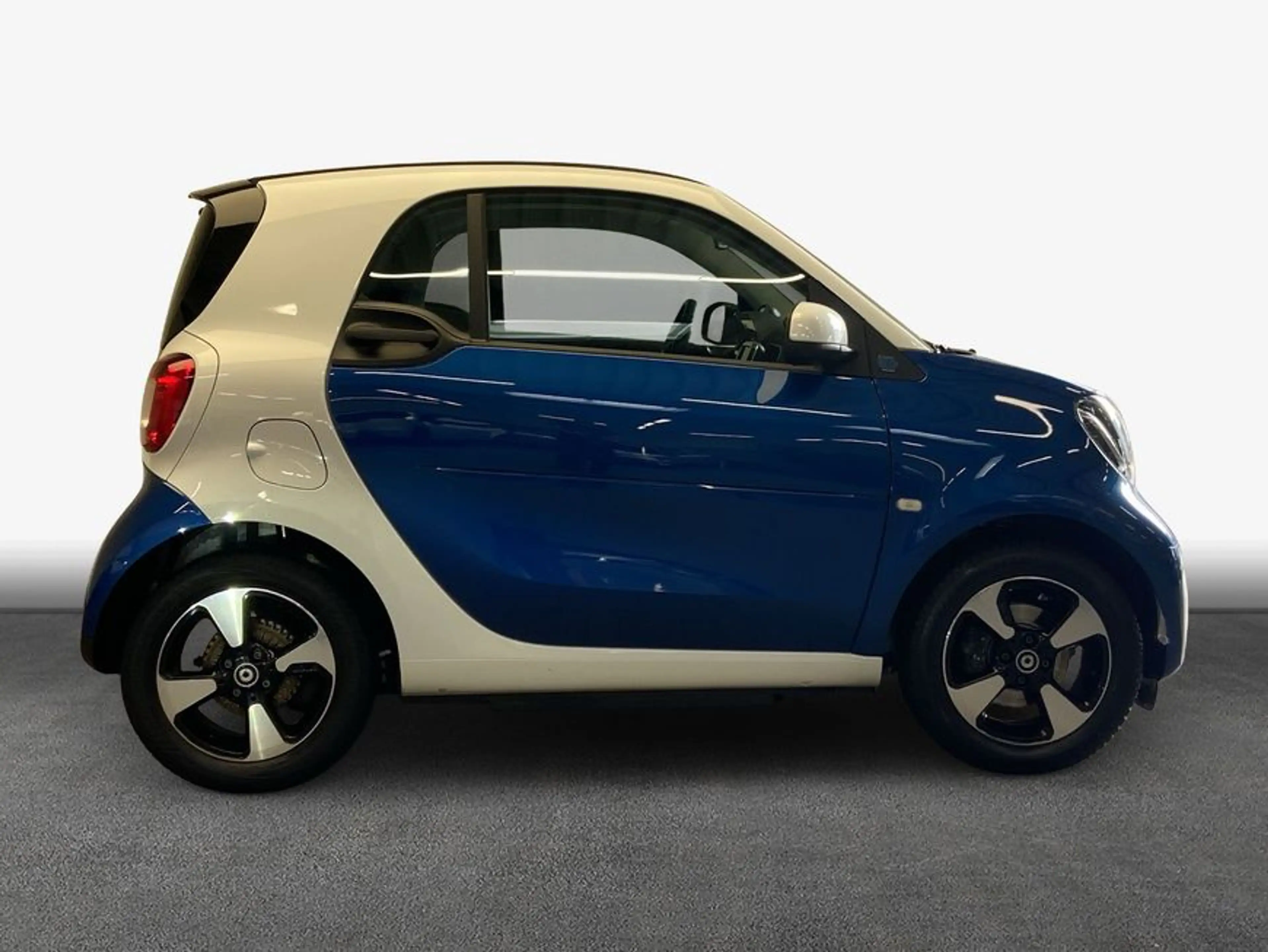 smart forTwo fortwo coupe EQ passion|22kW Lader|Shz|AdvancedPak — photo 5
