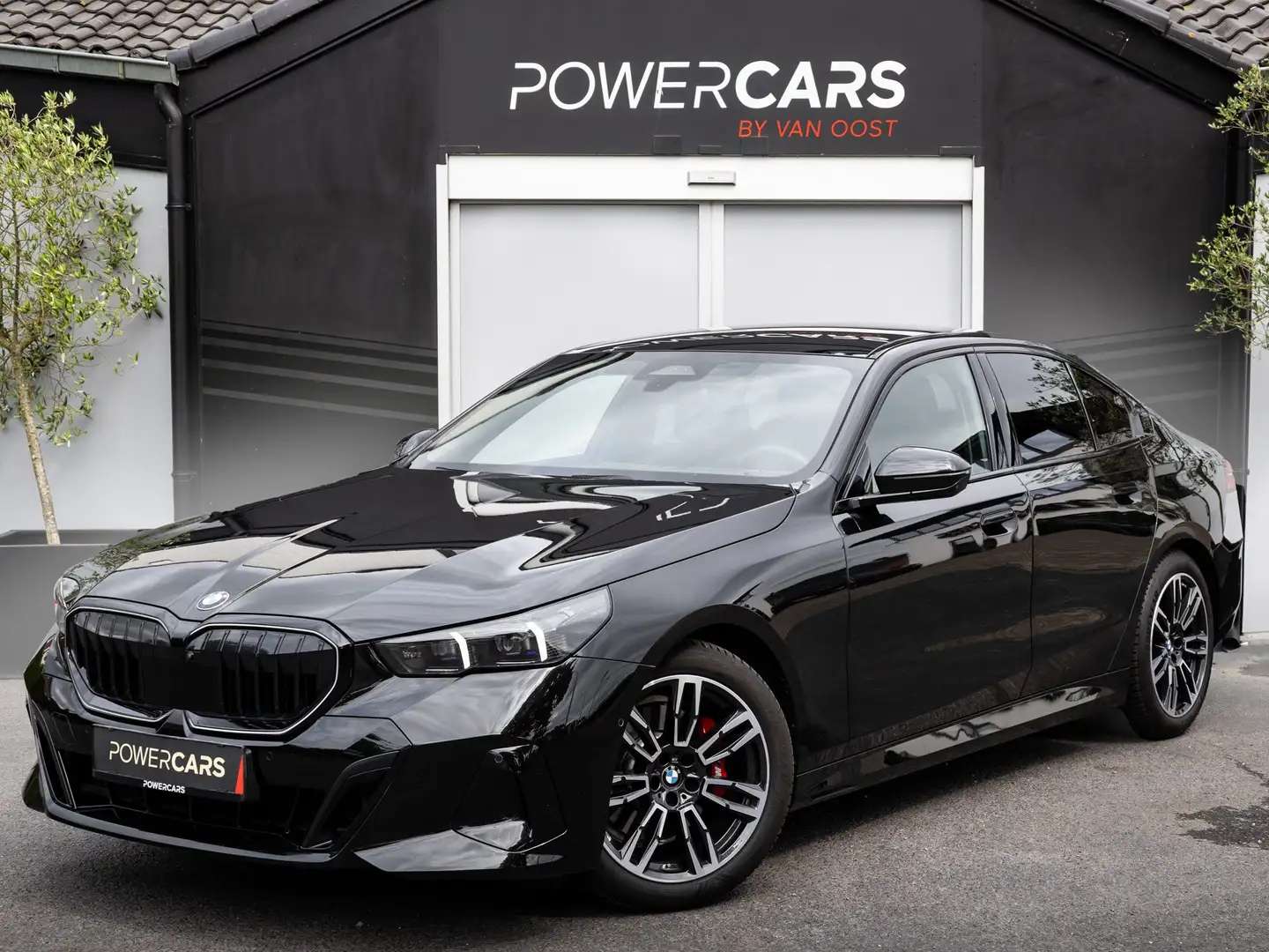 BMW 520 M Sport | 360 | HUD | PANO | H/K | SHADOW Чорний - 1