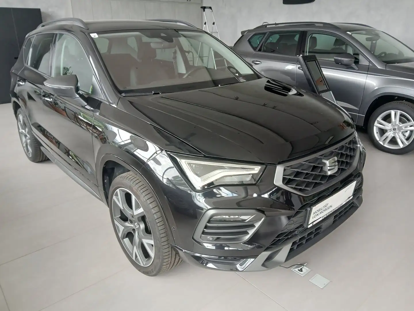 SEAT Ateca FR 2.0 TDI DSG 4Drive Schwarz - 1