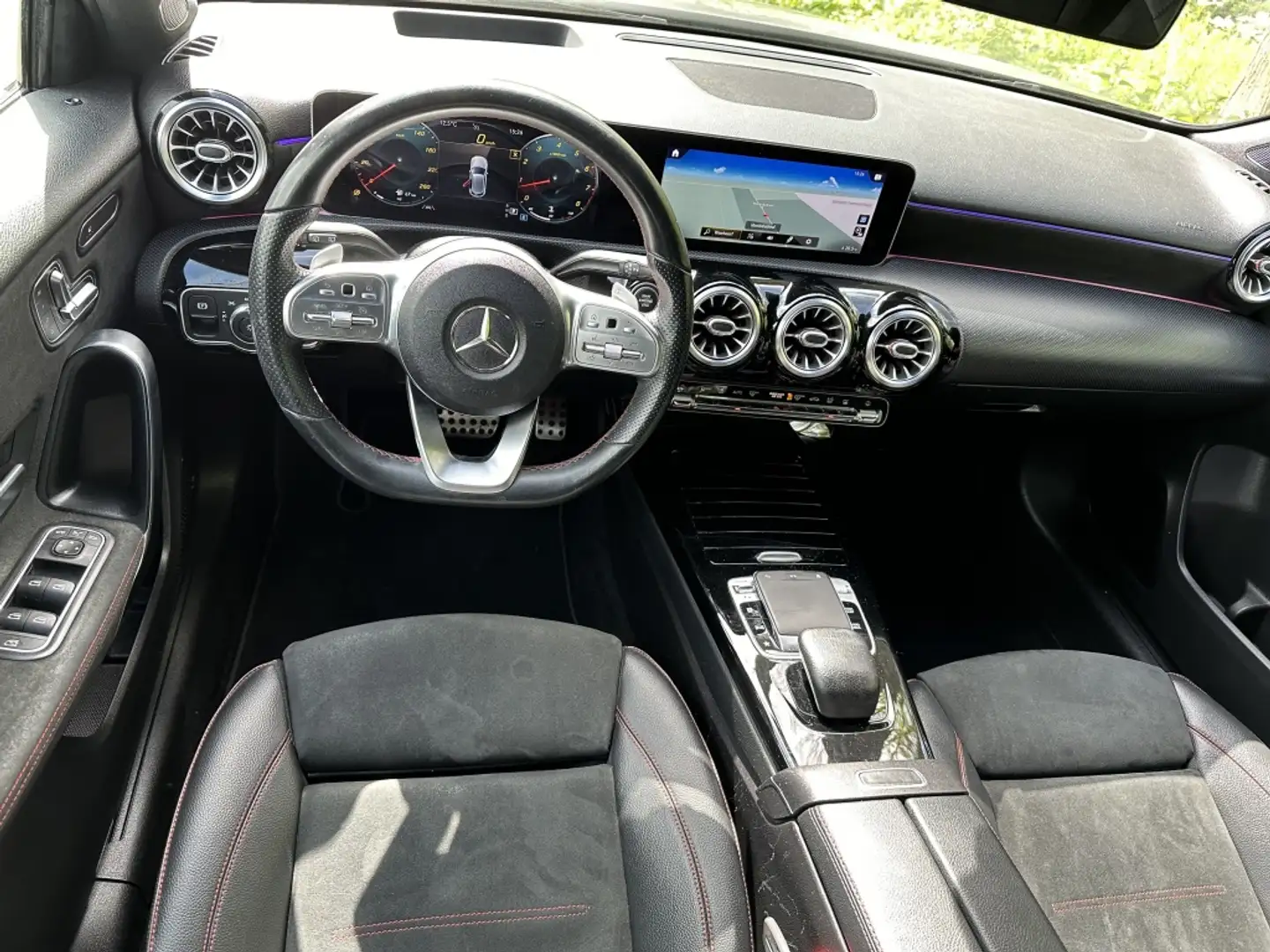 Mercedes-Benz A 220 4M. Premium Plus |FULL OPTIES| Grijs - 2