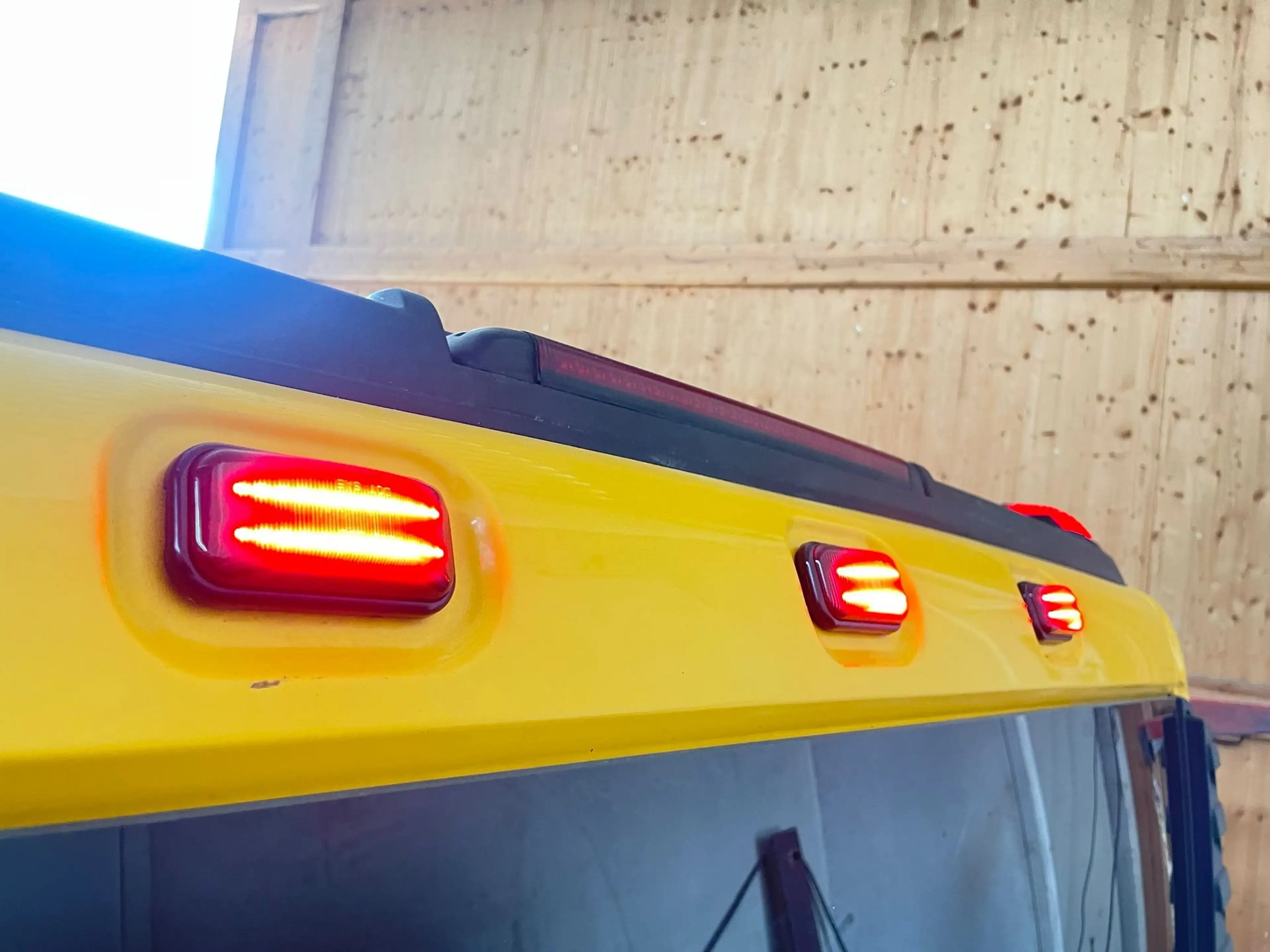 HUMMER H2 — photo 12