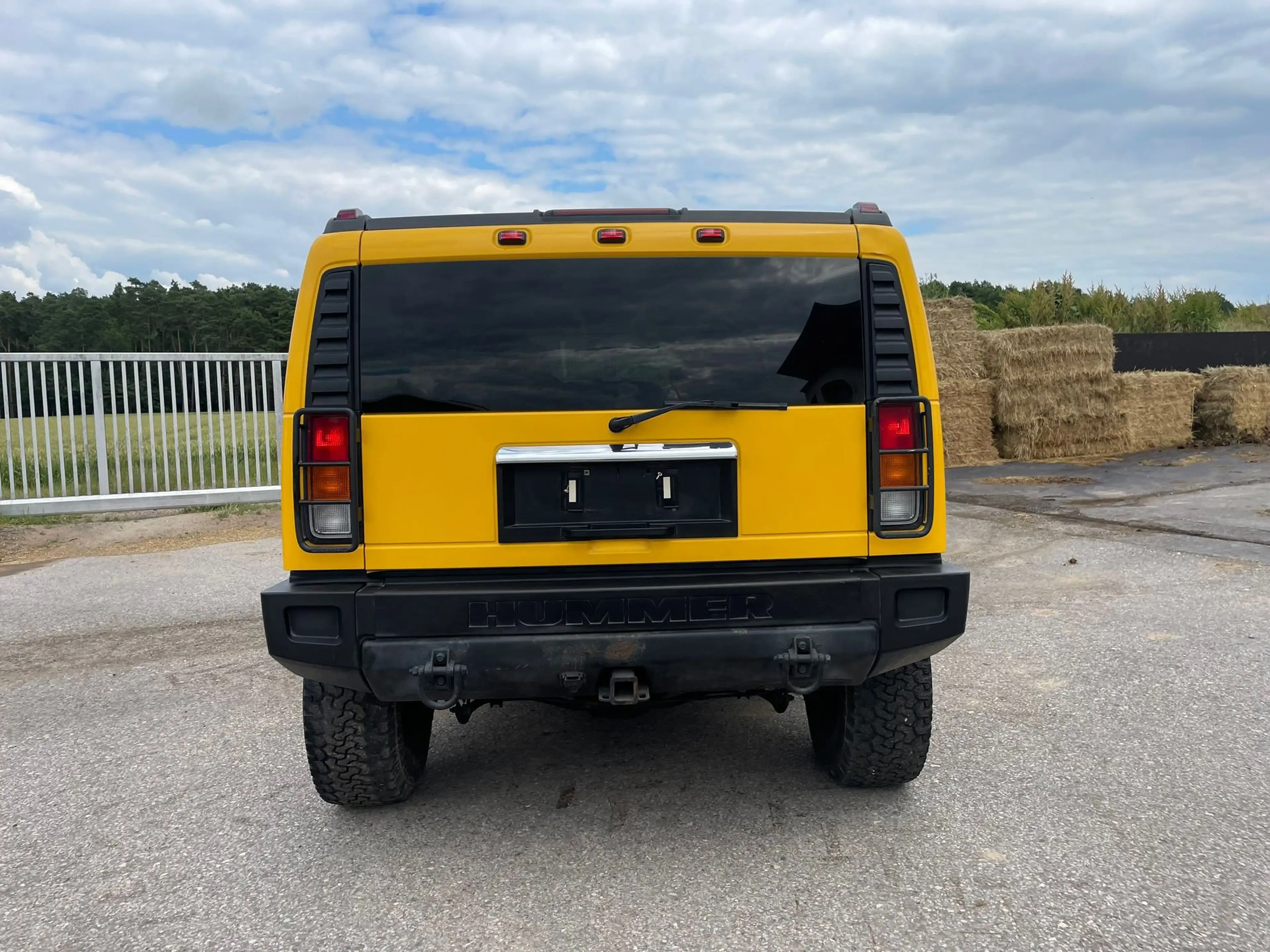 HUMMER H2 — photo 8