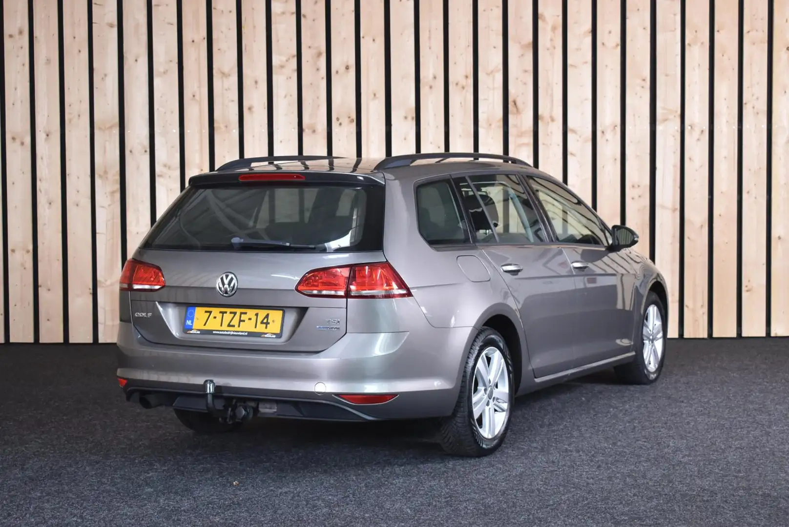 Volkswagen Golf Variant 1.2 TSI Trend Edition Trekhaak Navi Cruise CarPlay Grau - 2