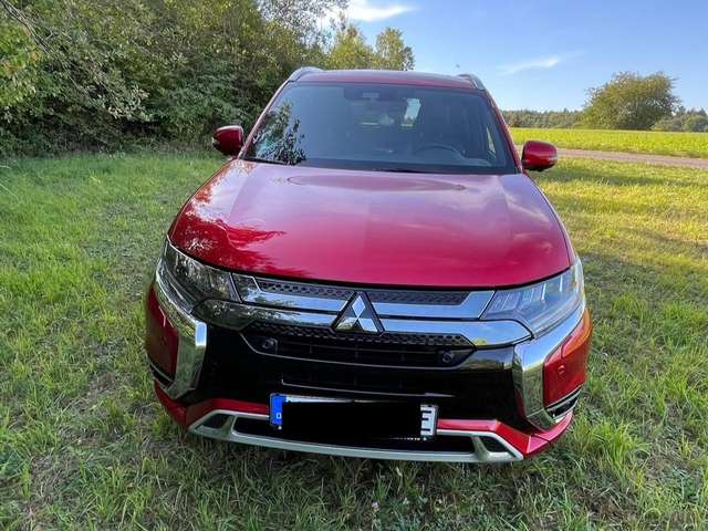 Imagine Mitsubishi Outlander Outlander 2.4 4WD Plug-In Hybrid TOP
