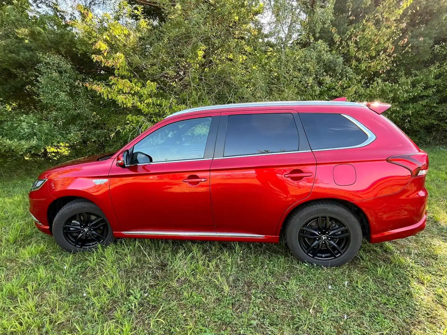 Mitsubishi Outlander Outlander 2.4 4WD Plug-In Hybrid TOP Rot - 2