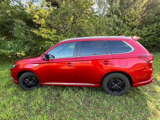 Mitsubishi Outlander Outlander 2.4 4WD Plug-In Hybrid TOP