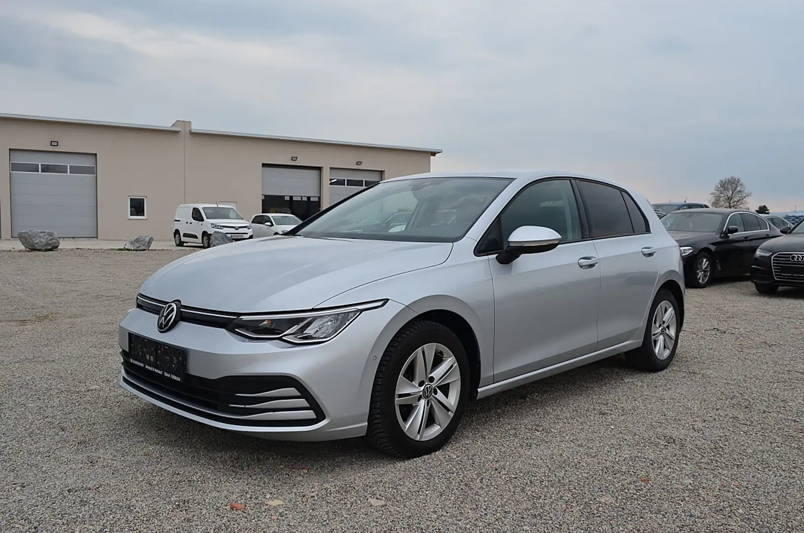 Volkswagen Golf 2,0 TDI Life DSG Grau - 2