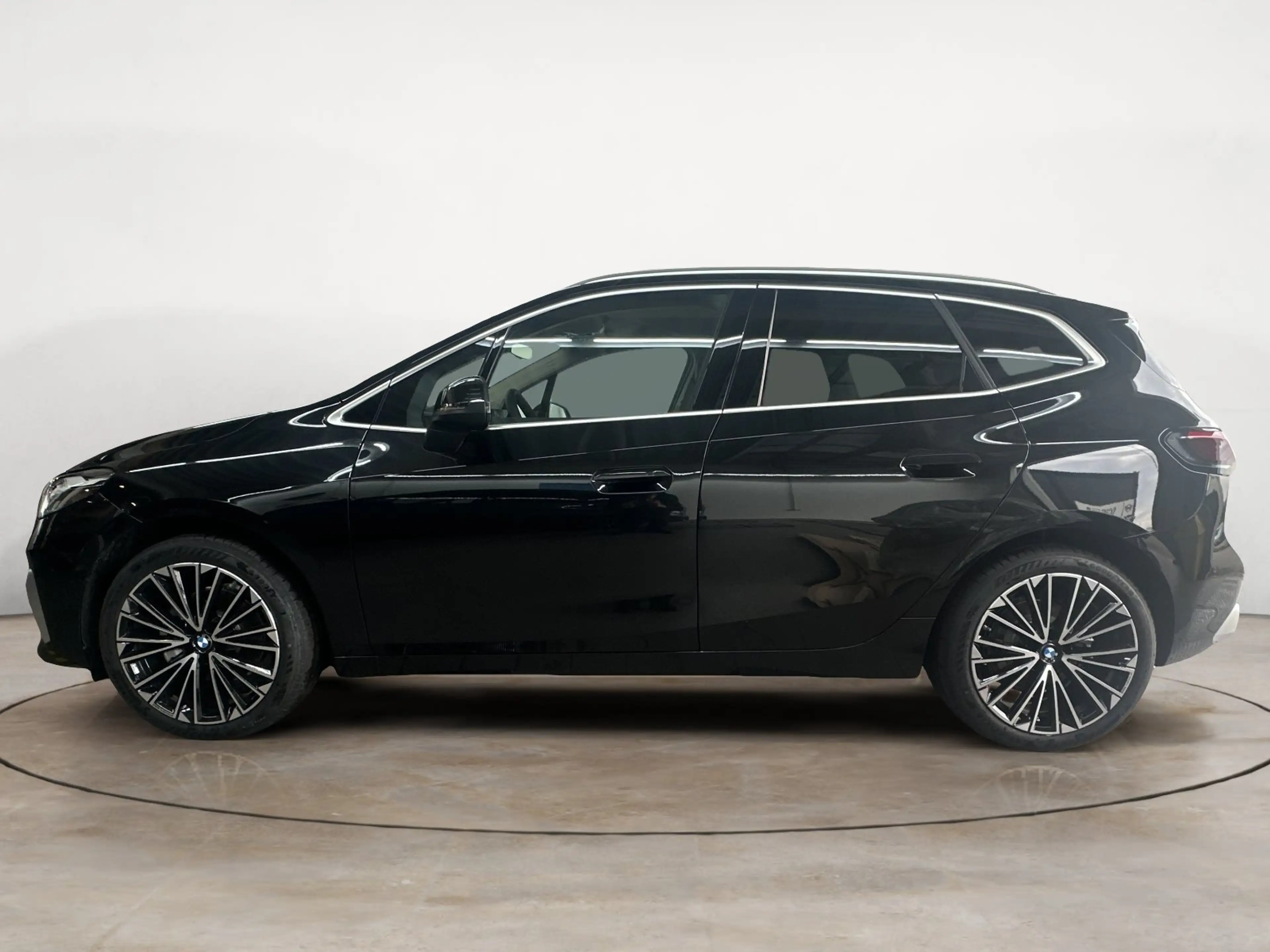 BMW 220 i Active Tourer Luxury Line UPE 53.080 EUR — photo 2