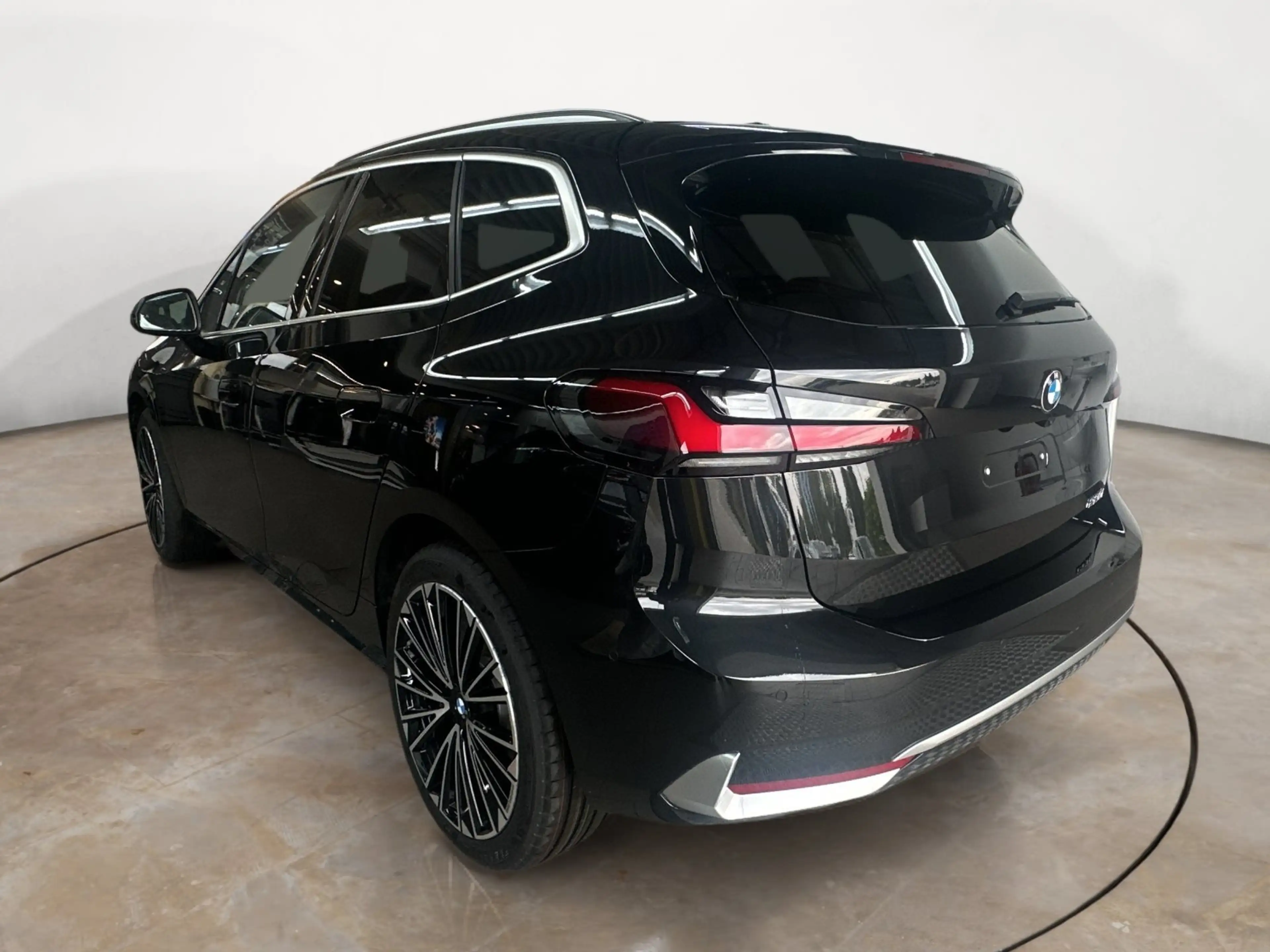 BMW 220 i Active Tourer Luxury Line UPE 53.080 EUR — photo 3
