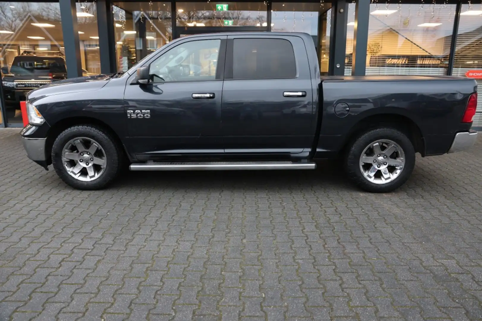 Dodge RAM 1500 3.6 V6 QUAD 6.4 4WD A/T VAN Gris - 2