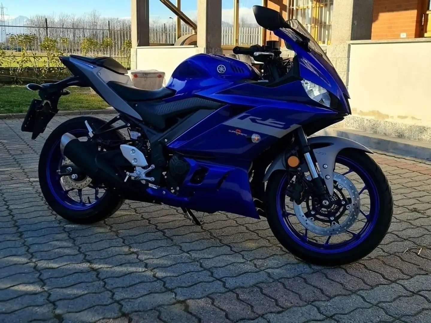 Yamaha YZF-R3 Bleu - 2