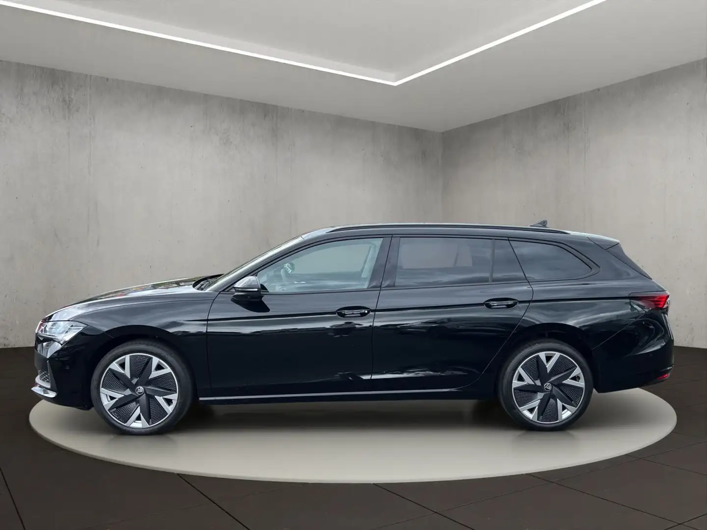 Skoda Superb Combi Selection 1,5 TSI mHEV 110 kW 7-Gan Schwarz - 2