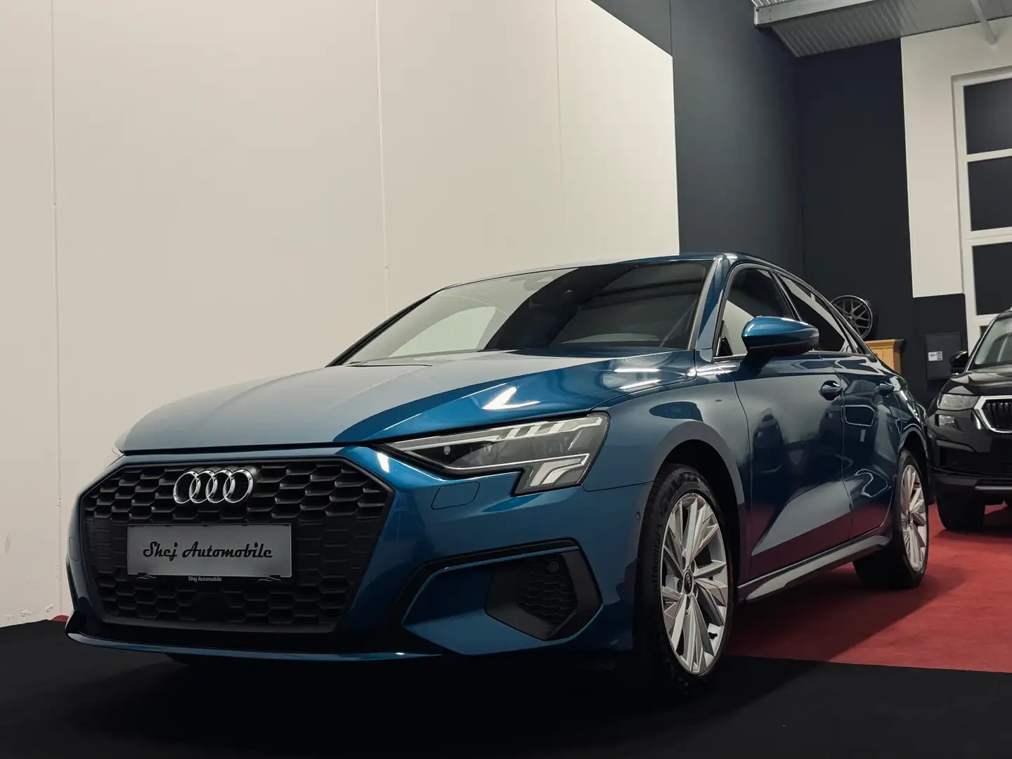 Audi A3 35 TFSI*4-Zylinder* Blau - 1