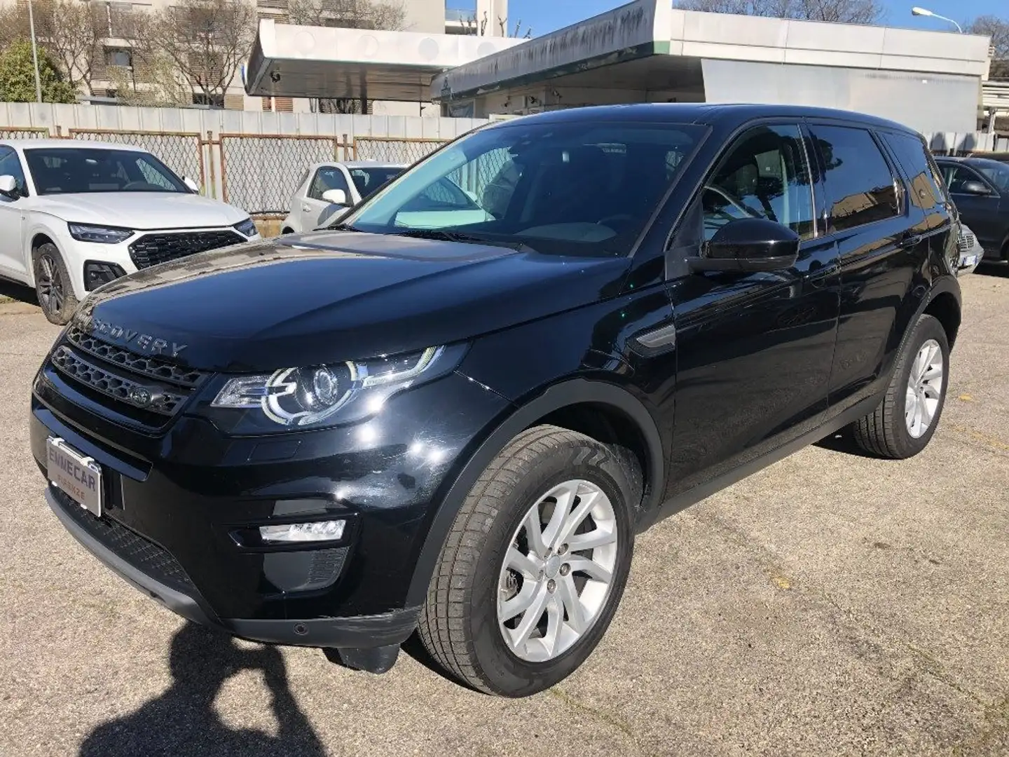 Land Rover Discovery Sport 2.0 eD4 150 CV 2WD SE crna - 1