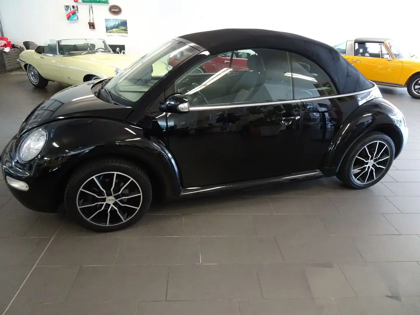 Volkswagen New Beetle 2.0 Highline Schwarz - 2