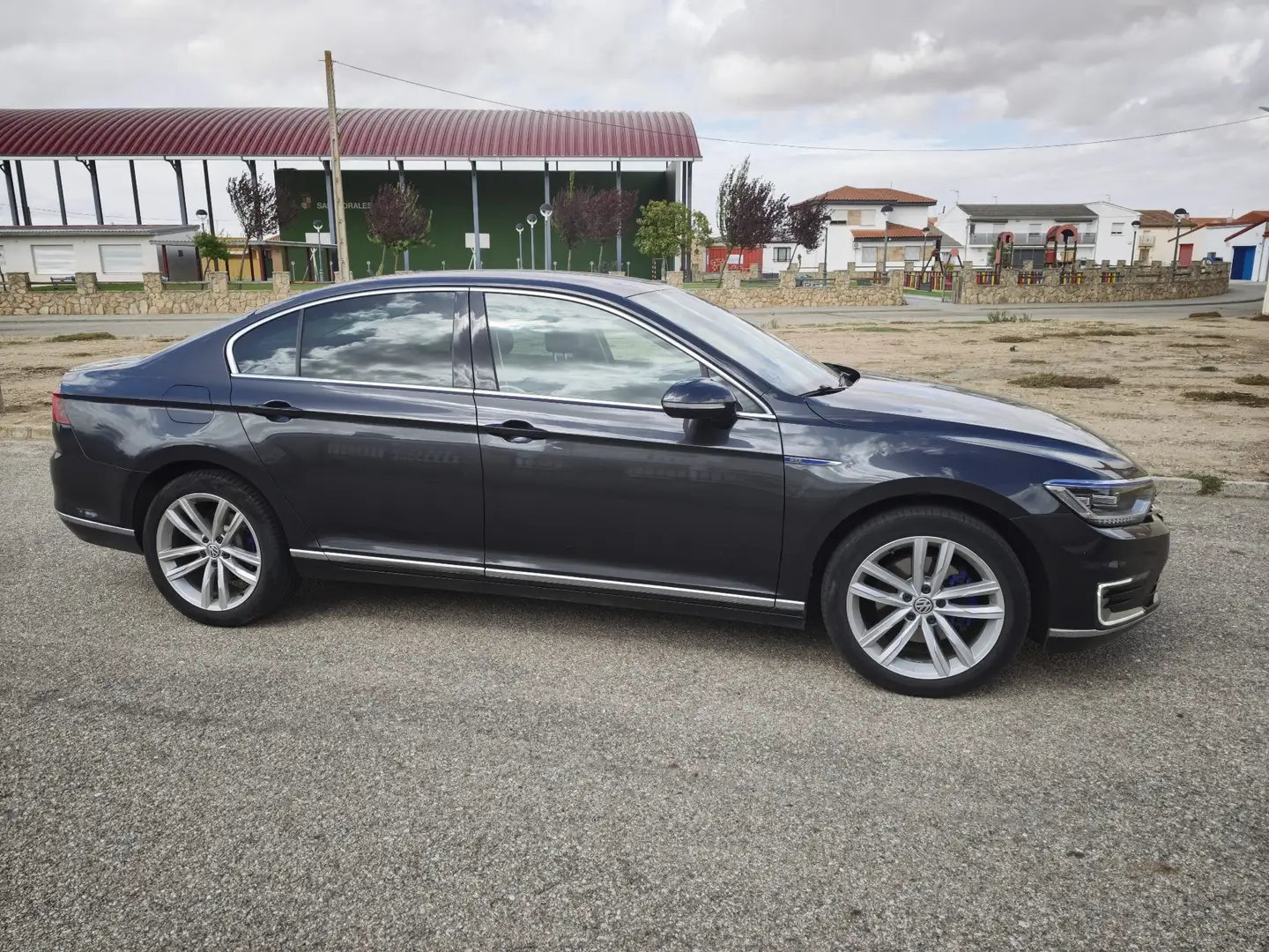Volkswagen Passat GTE 1.4 TSI - 1