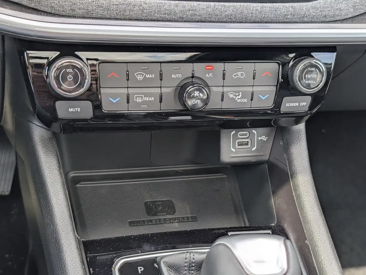 Jeep Compass photo Jeep Compass