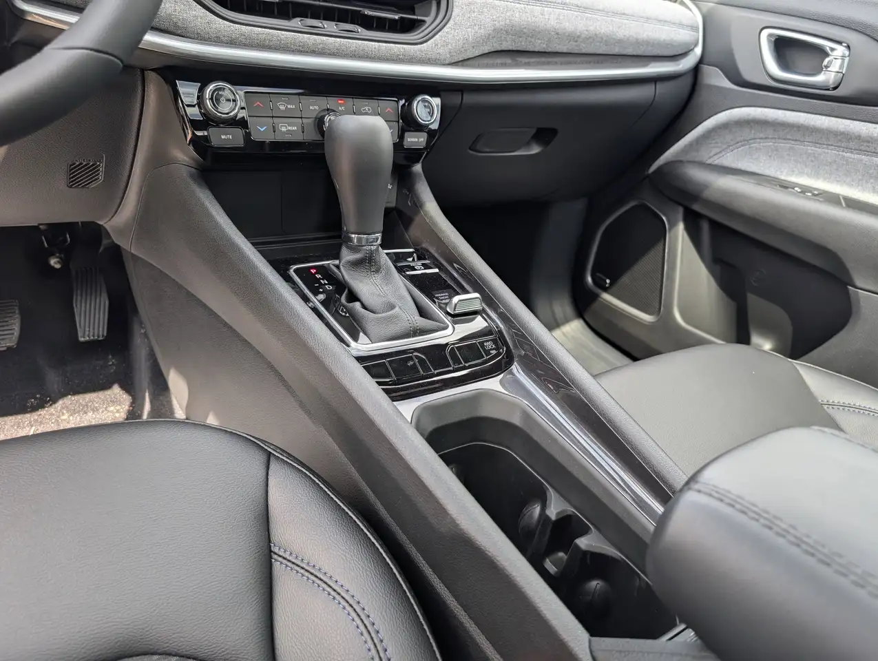 Jeep Compass photo Jeep Compass