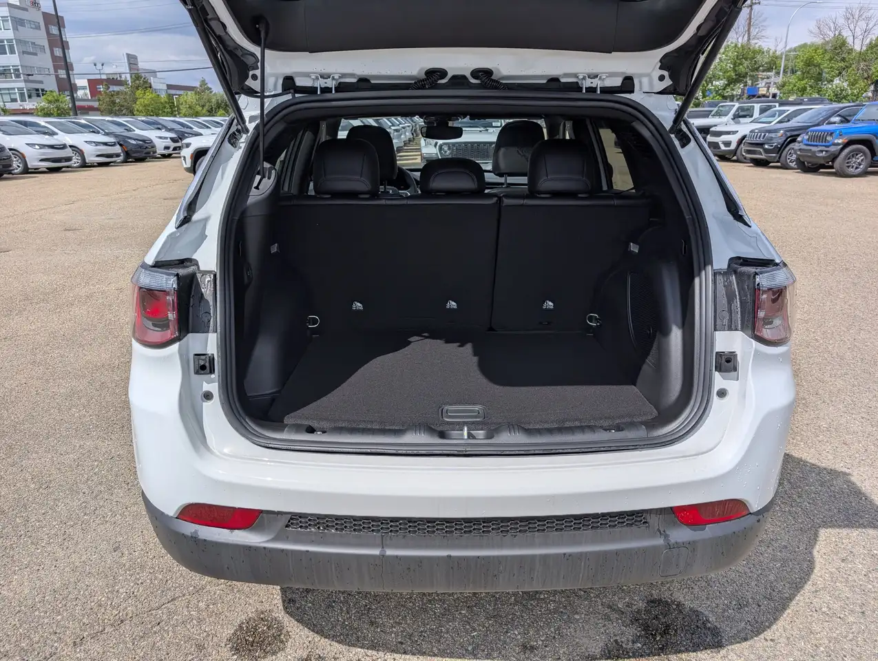 Jeep Compass photo Jeep Compass
