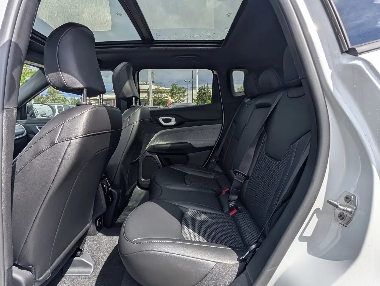 Jeep Compass photo Jeep Compass