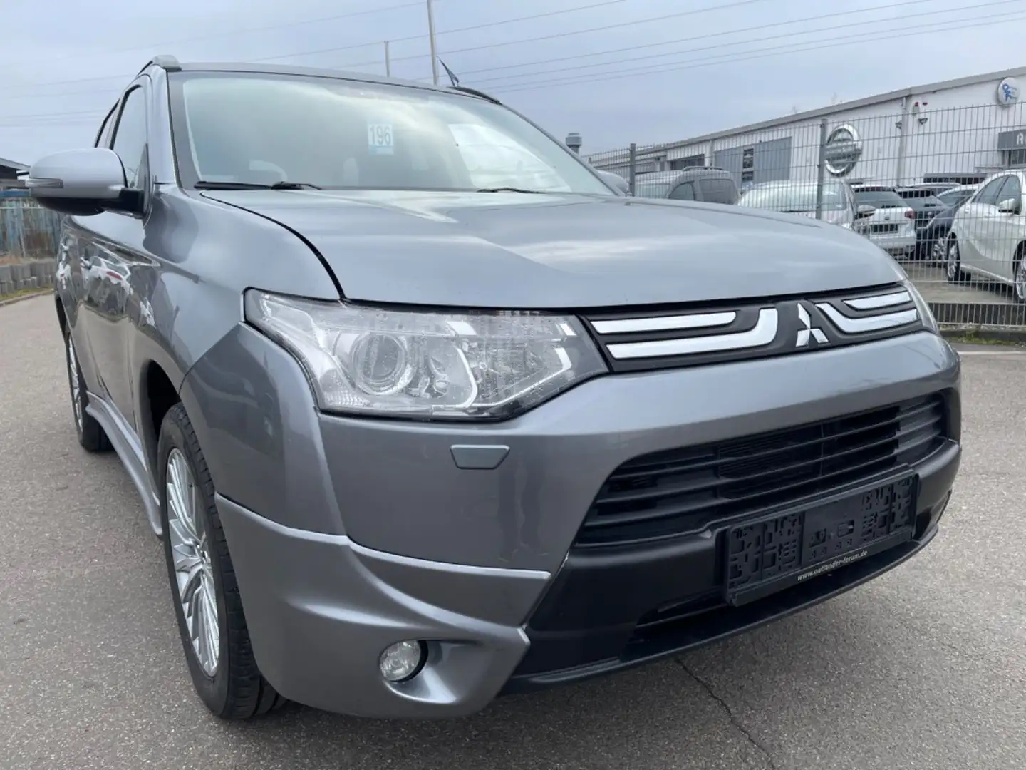Mitsubishi Outlander ClearTec Intense 4WD 7-Sitzer Grau - 1