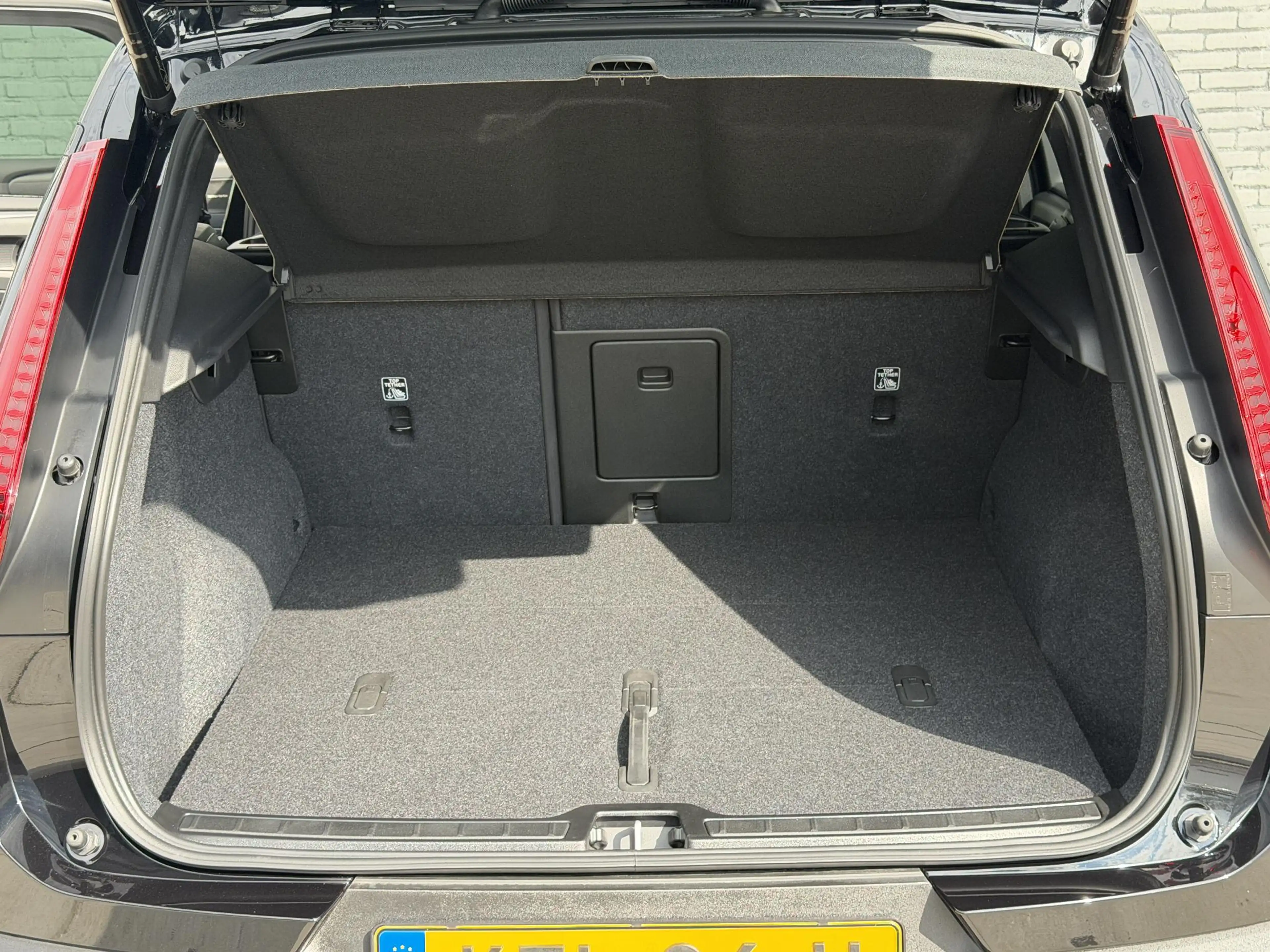 Volvo EX40 Twin Motor Plus Black Edition 82 kWh | PANO | 360 — photo 13