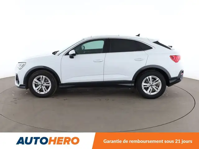 Audi Q3 view 3