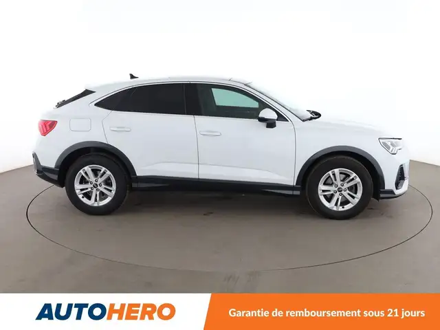 Audi Q3 view 7