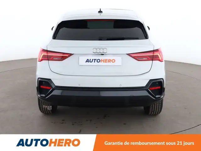Audi Q3 view 5