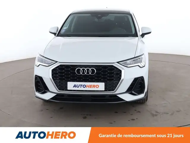Audi Q3 view 9