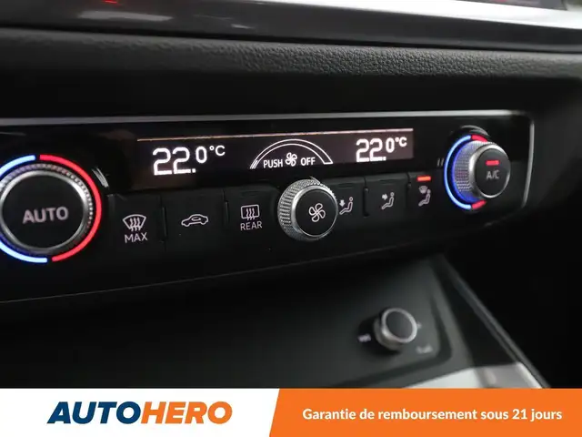 Audi Q3 view 25