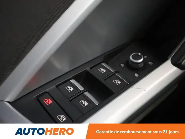 Audi Q3 view 27
