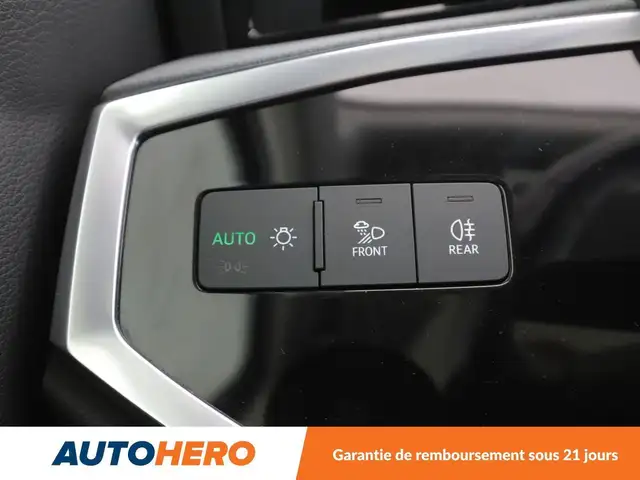 Audi Q3 view 29