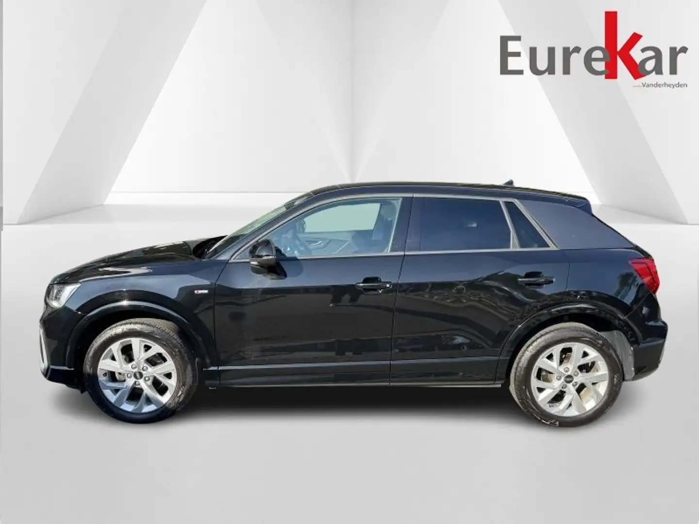 Audi Q2 1.5 TFSI 35 S-LINE Zwart - 2