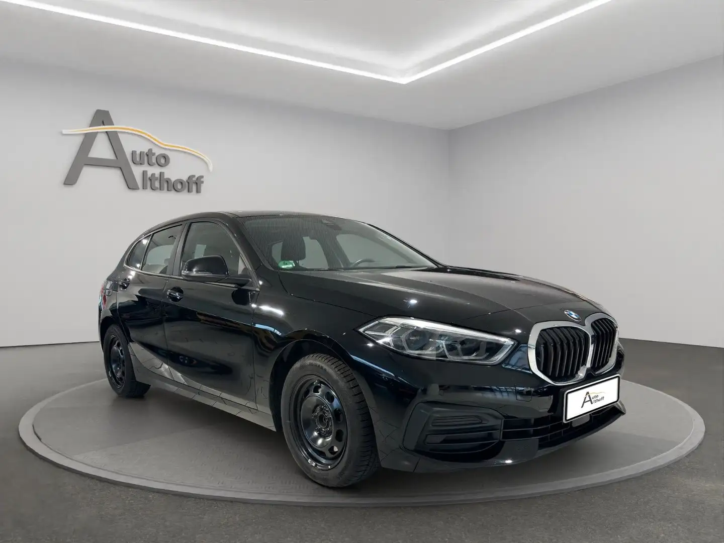 BMW 118 Limousine 118 d Advantage AUTOM PANO NAVI H/K Schwarz - 1