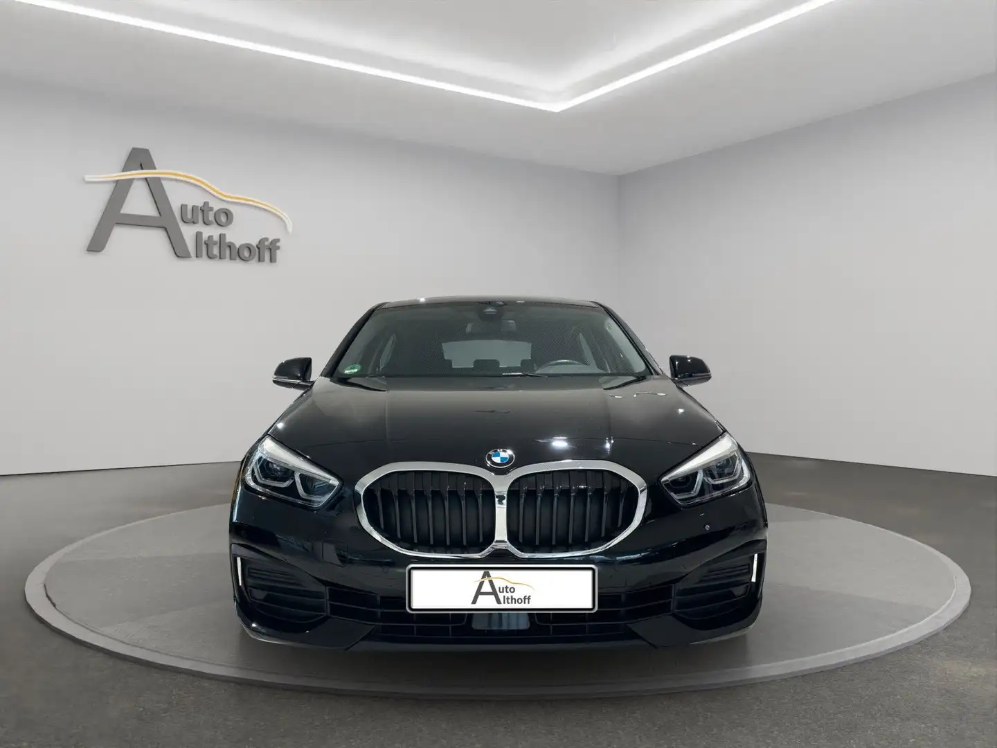 BMW 118 Limousine 118 d Advantage AUTOM PANO NAVI H/K Schwarz - 2