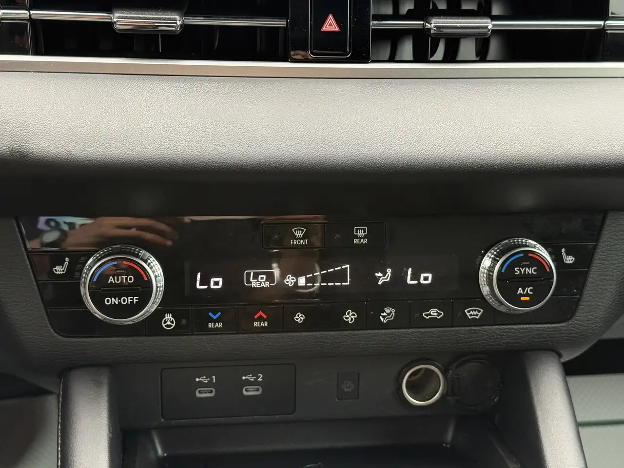 Mitsubishi Outlander снимка Mitsubishi Outlander