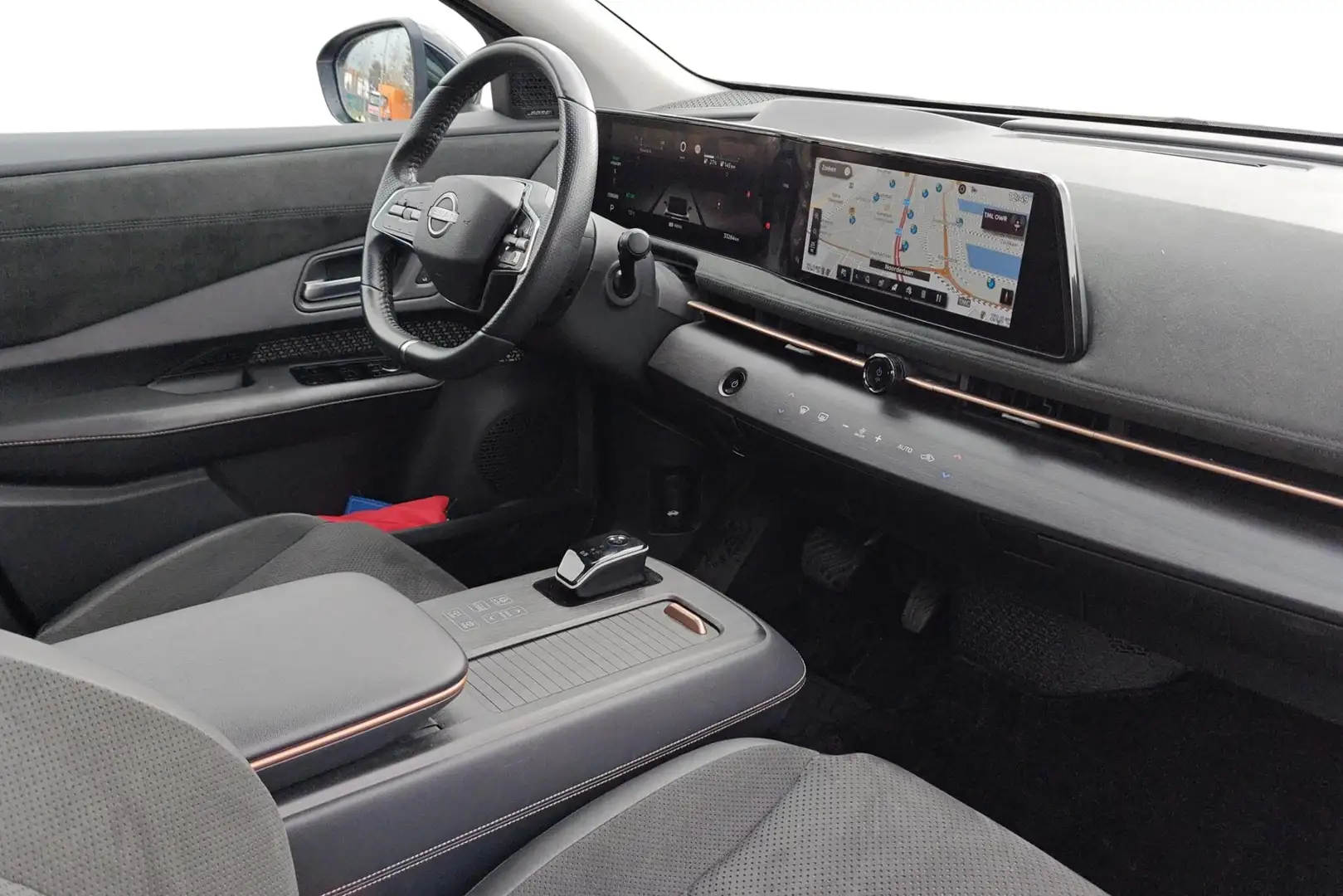 Nissan Ariya 87 kWh Evolve - DEMO Ezüst - 2